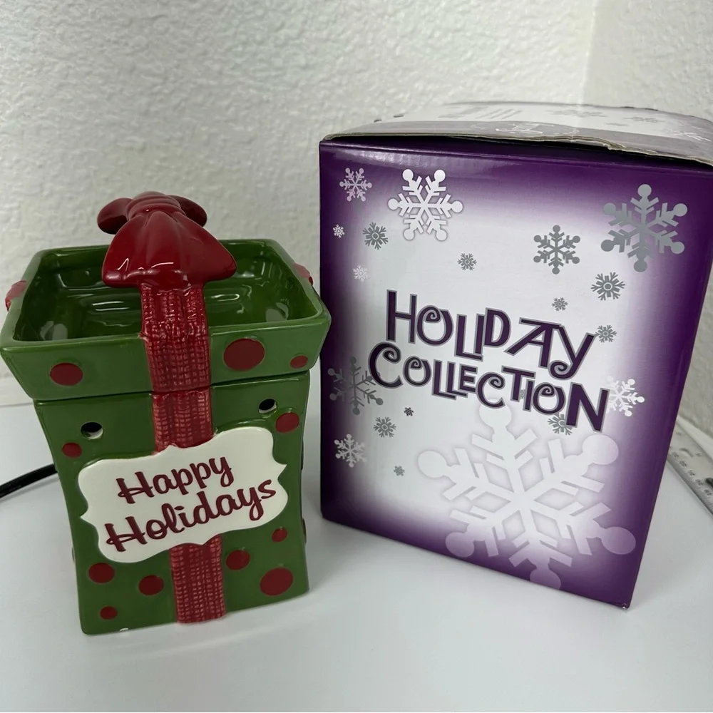 Scentsy All Wrapped Up Full Size Warmer Christmas Gift Holiday Collection Decor